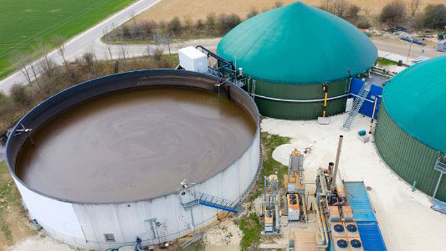 Biogas retaining water