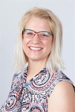 Abby Holovach Headshot