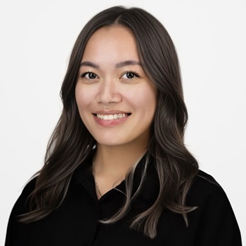 Evelynn Pham headshot