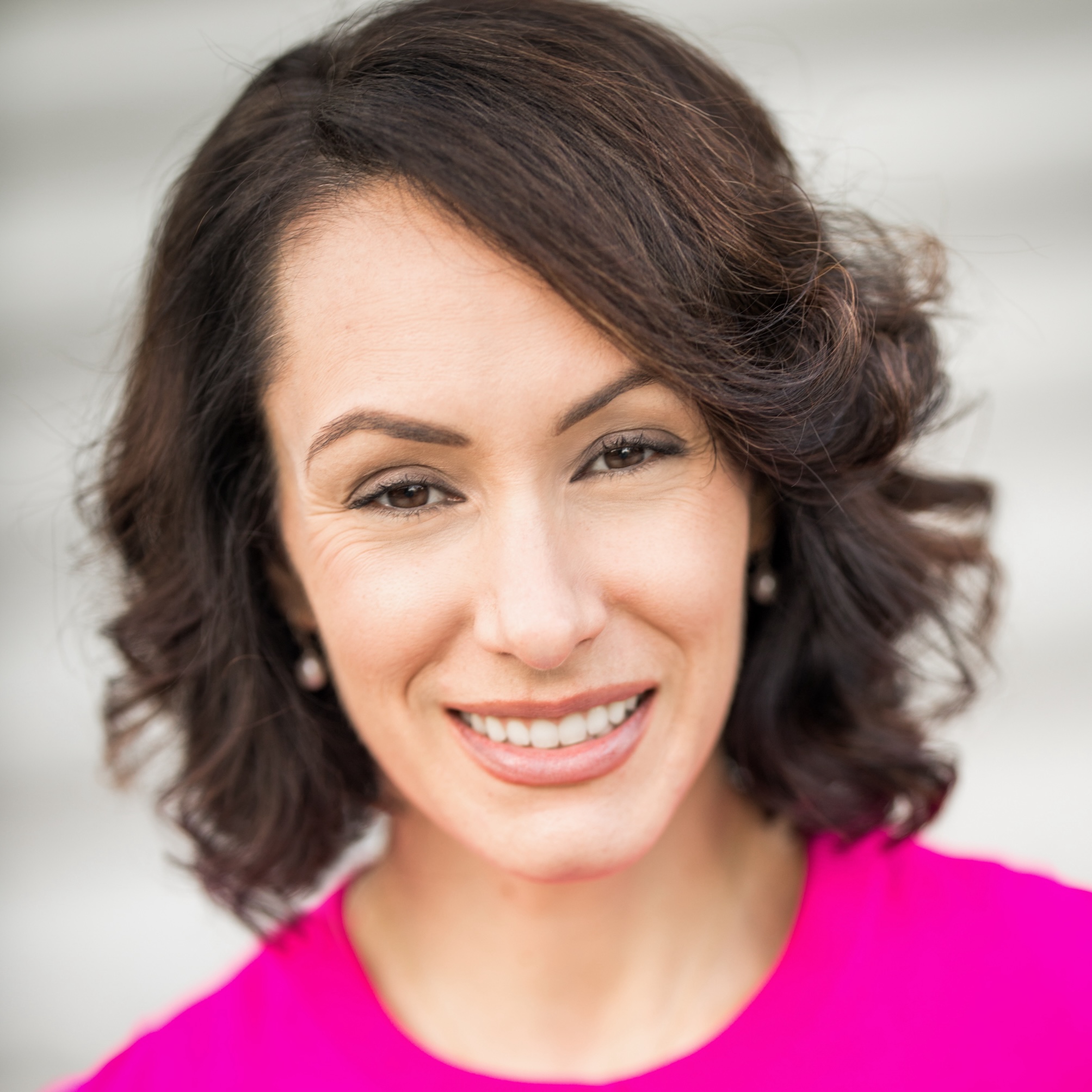 Tracy Wholf headshot